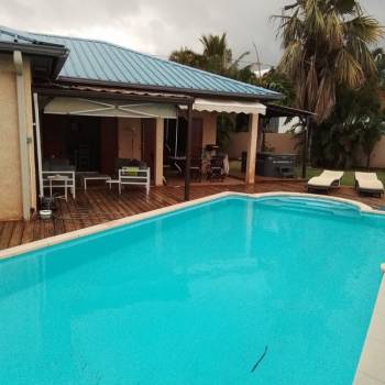 Charmante maison de plain-pied avec piscine