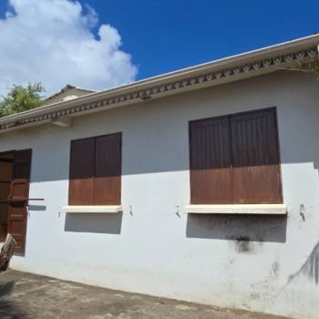 Maison de type T4 d'environ 66 m² édifiée sur une parcelle d'environ 226m²