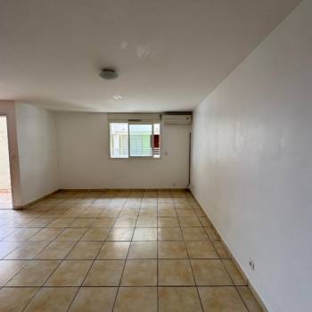 T2 En plein centre de Sainte Clotilde