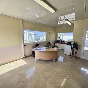 Local commercial ou professionnel de 65 m²