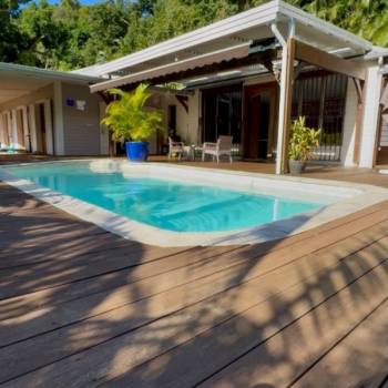 Villa de plain-pied avec piscine et vue mer dans un magnifique domaine de 12 000 m²