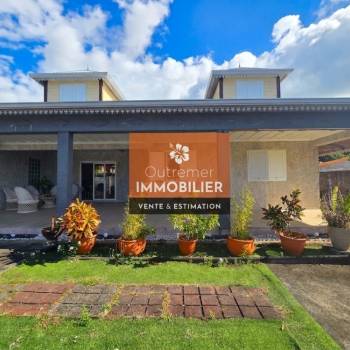 Spacieuse maison familiale de 180 m² avec 5 chambres, véranda proche de Champ Borne