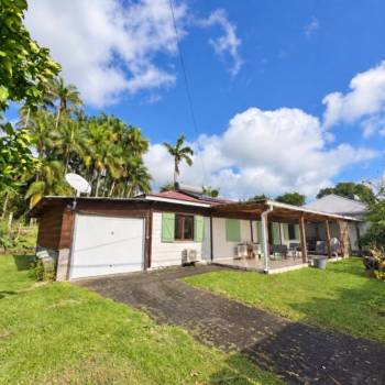 Maison créole 4 chambres sur terrain de 1 192 m² avec grande terrasse proximité de Deux RIves Sainte Suzanne