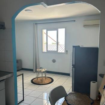 Studio de 24 m² proximité de la FAC Ste Clotilde– Résidence Orangelle