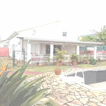 MAISON FAMILIALE AVEC PISCINE et jardin