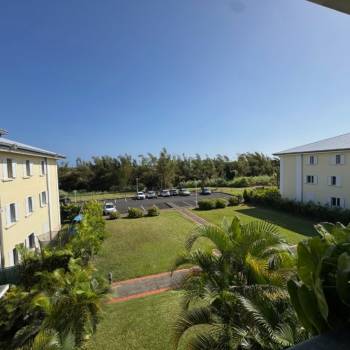 Lumineux appartement F3 avec vue situé à Quartier Français